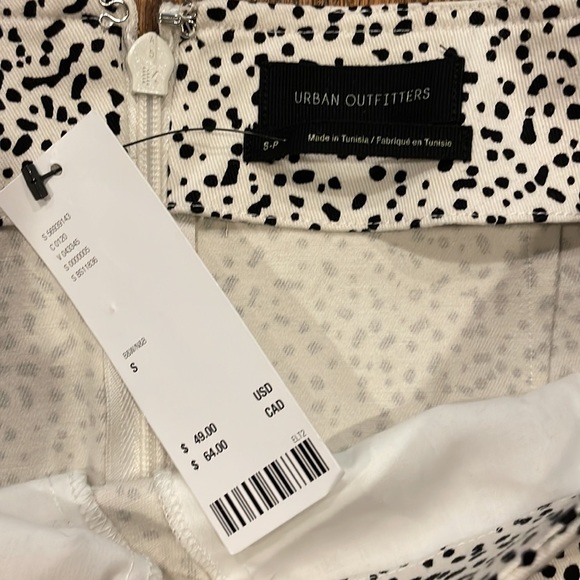 NWT Urban Outfitters white with black dots cotton mini skirt size small - Picture 4 of 7